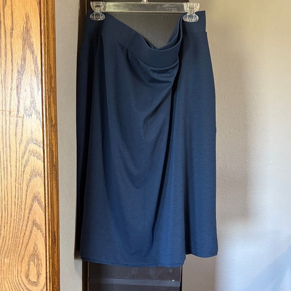 Lands End Women’s Size 20W-22W Pull On Dark Blue Full Skirt - Picture 1 of 6